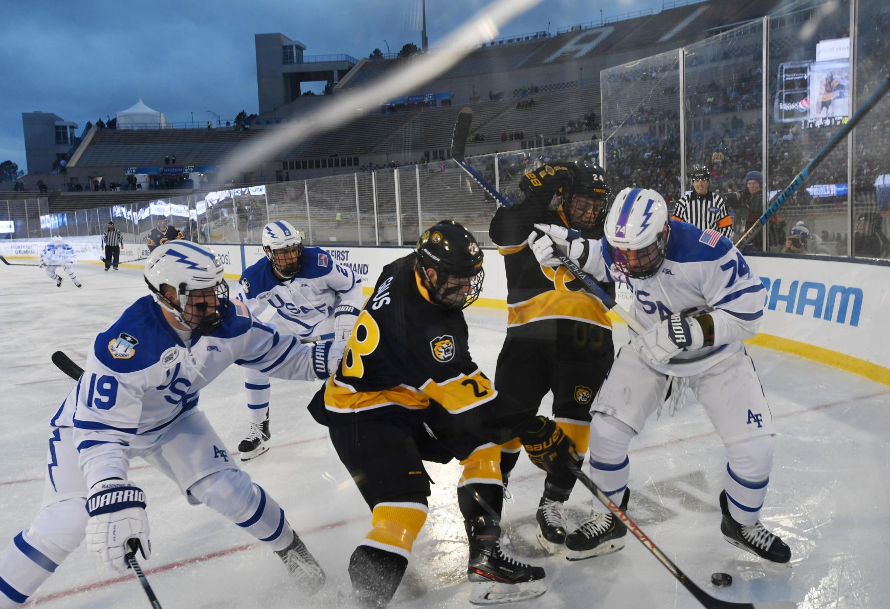 021820-s-hockey 04.JPG